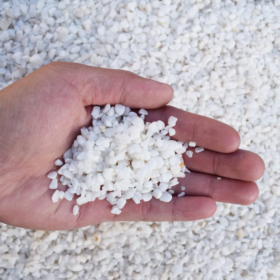 Amazon.co.jp: 高級玉砂利 1分（3mm～5mm）650g 白玉石 砂利 砕石 玉石